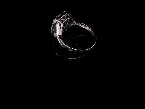 Rotating video showing the jewelry item
