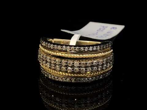 Rotating video showing the jewelry item