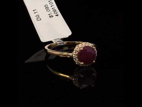 Rotating video showing the jewelry item