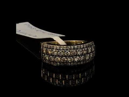 Rotating video showing the jewelry item