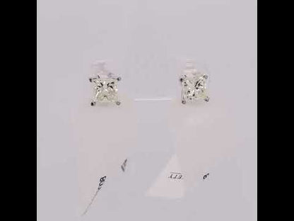 Rotating video showing the jewelry item