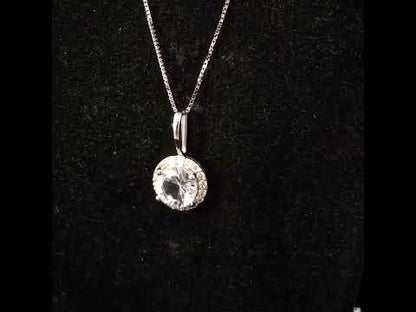 Rotating video showing the jewelry item