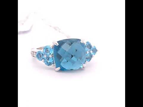 Rotating video showing the jewelry item