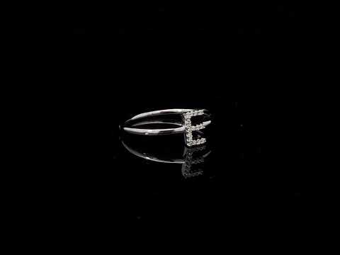 Rotating video showing the jewelry item