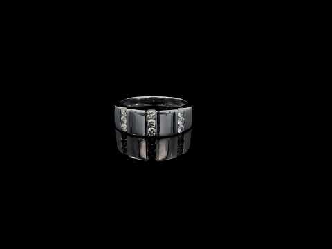 Rotating video showing the jewelry item