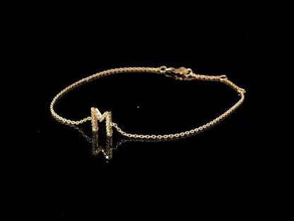 Rotating video showing the jewelry item