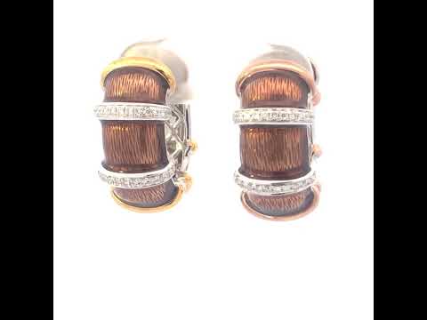 Rotating video showing the jewelry item