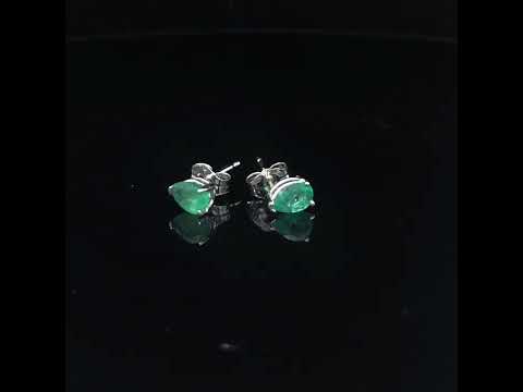 Rotating video showing the jewelry item