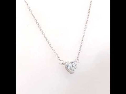 Rotating video showing the jewelry item