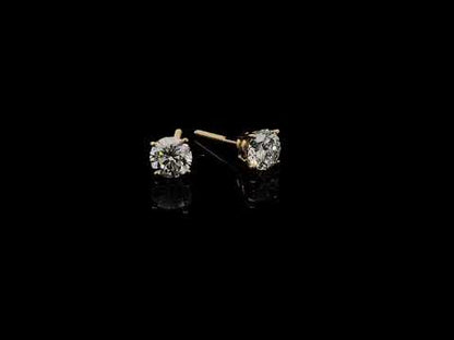 Rotating video showing the jewelry item