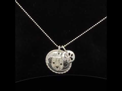 Rotating video showing the jewelry item