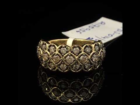 Rotating video showing the jewelry item