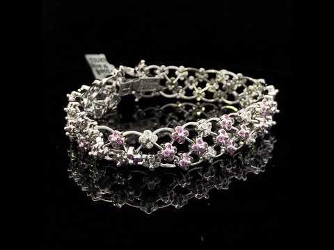 Rotating video showing the jewelry item