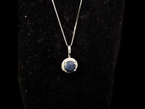 Rotating video showing the jewelry item