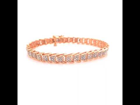 Rotating video showing the jewelry item