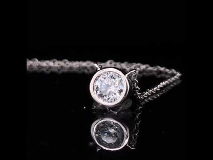 Rotating video showing the jewelry item