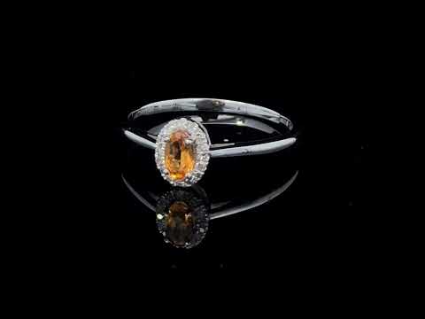 Rotating video showing the jewelry item