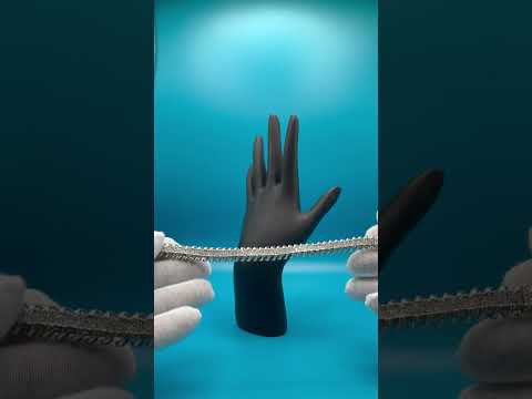 Rotating video showing the jewelry item