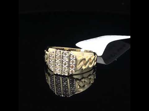 Rotating video showing the jewelry item