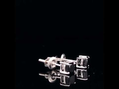 Rotating video showing the jewelry item