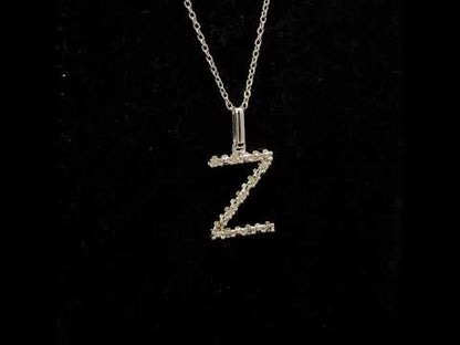 Rotating video showing the jewelry item