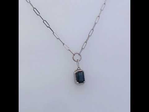 Rotating video showing the jewelry item