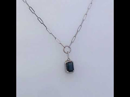 Rotating video showing the jewelry item