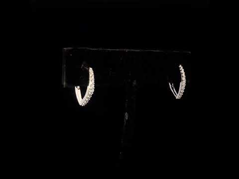 Rotating video showing the jewelry item