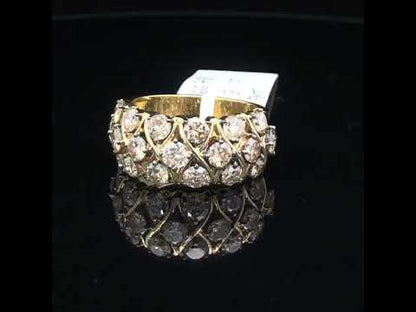 Rotating video showing the jewelry item