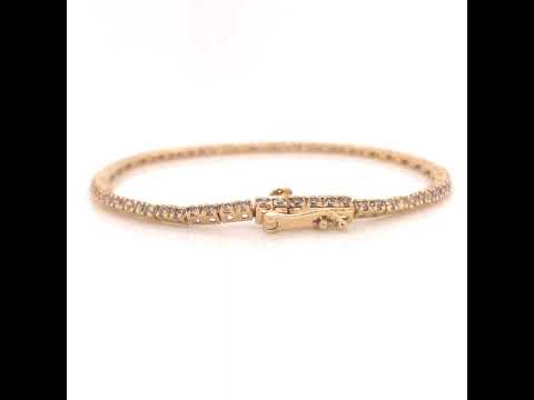 Rotating video showing the jewelry item