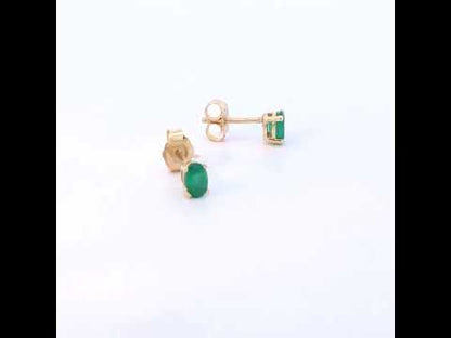 Rotating video showing the jewelry item