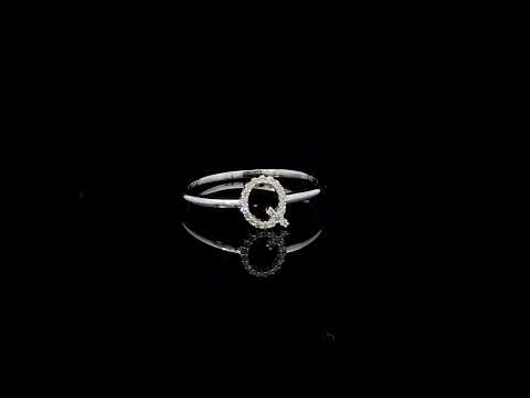 Rotating video showing the jewelry item