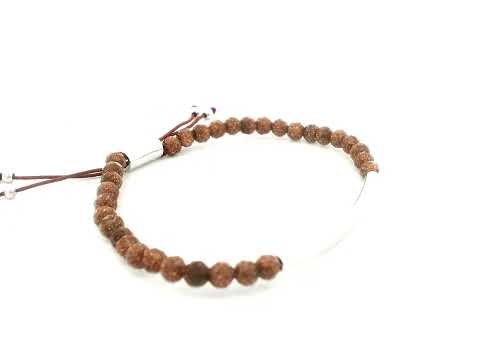 Rotating video showing the jewelry item