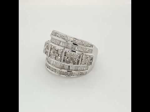 Rotating video showing the jewelry item