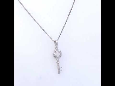 Rotating video showing the jewelry item