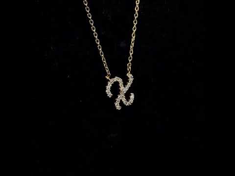 Rotating video showing the jewelry item