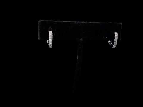 Rotating video showing the jewelry item