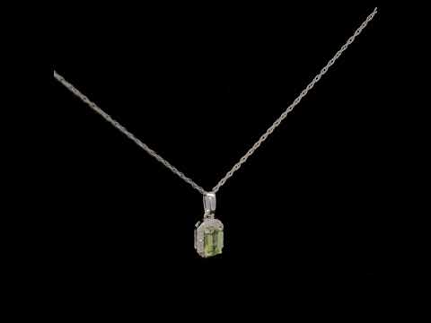 Rotating video showing the jewelry item