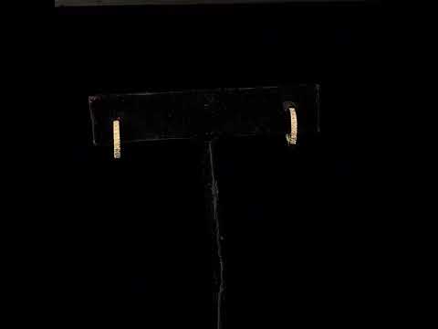 Rotating video showing the jewelry item