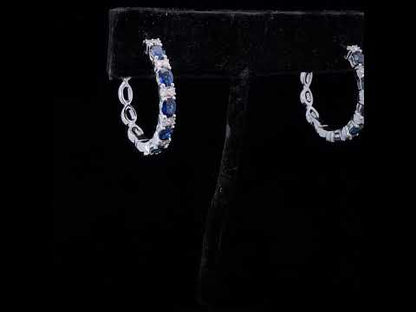 Rotating video showing the jewelry item