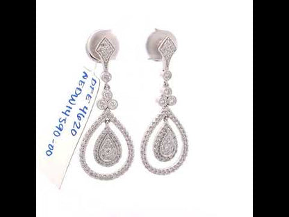 Rotating video showing the jewelry item