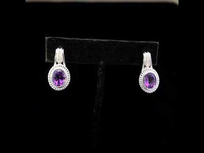 Rotating video showing the jewelry item