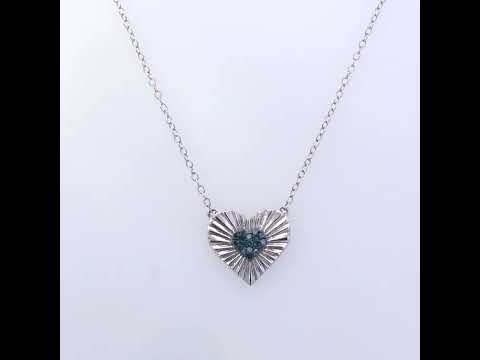 Rotating video showing the jewelry item