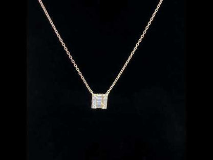 Rotating video showing the jewelry item