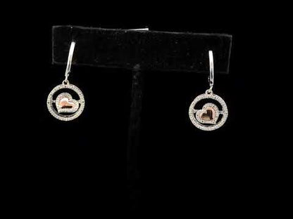 Rotating video showing the jewelry item