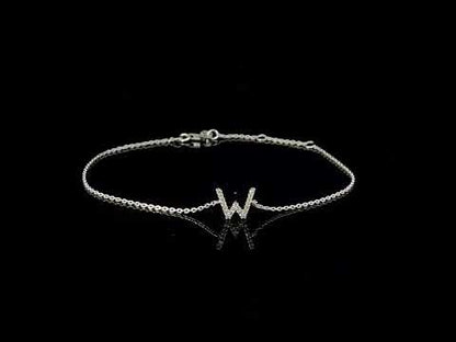 Rotating video showing the jewelry item