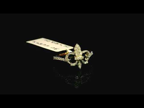 Rotating video showing the jewelry item