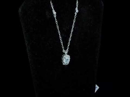 Rotating video showing the jewelry item