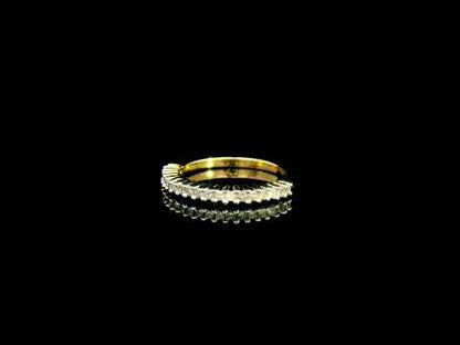 Rotating video showing the jewelry item