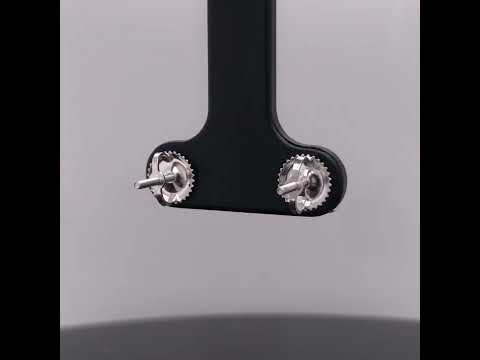 Rotating video showing the jewelry item